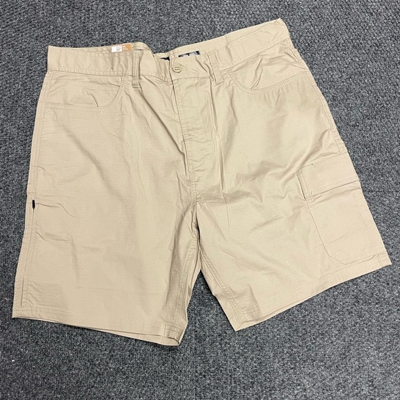 Prana Mens Hybrid Shorts Bermuda Outdoor Hiking Waterproof NWT Size 38 8" - Picture 1 of 4